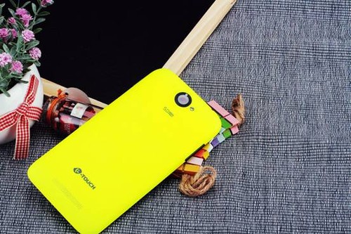 　5.0寸大屏幕+亮丽彩壳天语