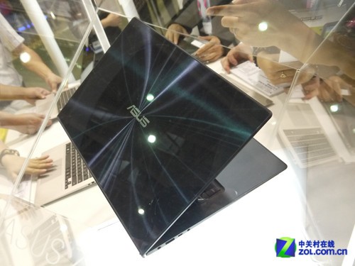 COMPUTEX:华硕展台最大 独特新品吸眼球