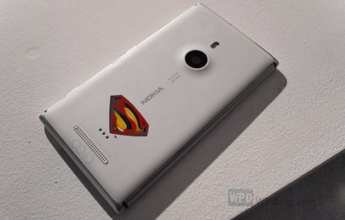 传诺基亚中国将推超人限量版Lumia 925