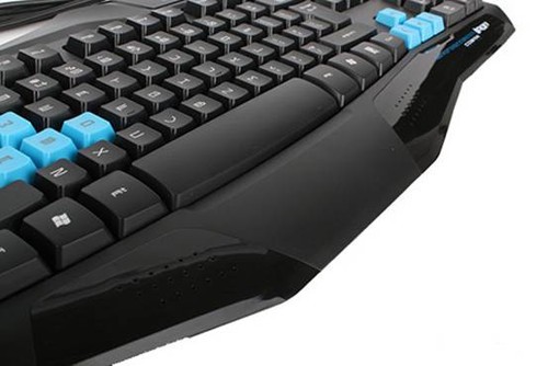 夜晚不刺眼 宜博炫光版键盘背光设计 