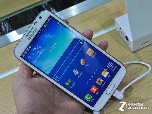 4G不远? 中国移动携多款4G手机亮相GSMA_三