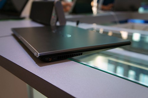 碳纤维的轻与薄 芯体验之索尼Pro 13_索尼 P1