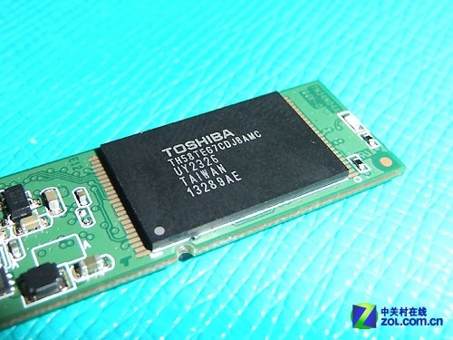 东芝qosmio x70拆解_东芝硬盘拆解_东芝小黑拆解
