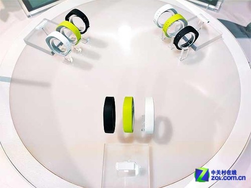 健康手环最火爆 CES外设领域十大看点_Steel