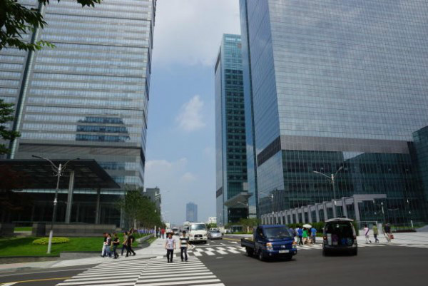 点击查看源网页 韩国三星帝国总部 数字城市