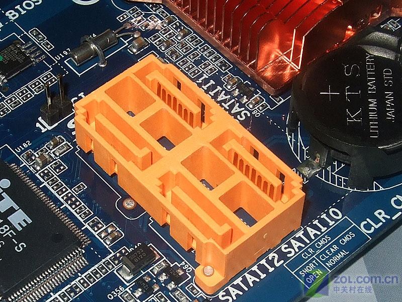 ���Σ�GIGABYTE��GA-MA790FX-DQ6ͼƬ���� ��6�� -ZOL�йش����ߵ�6��