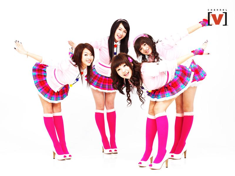 【高清图】台湾人气组合黑涩会美眉精美壁纸下