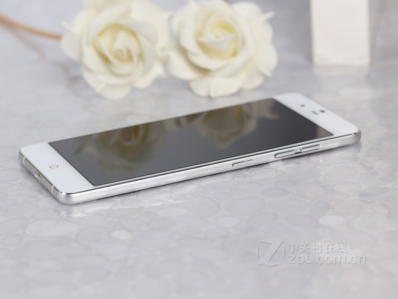 【高清图】努比亚(Nubia)nubia My 布拉格(精英