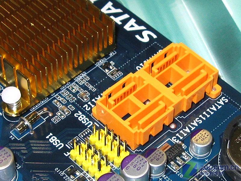 ���Σ�GIGABYTE��GA-MA790X-DS4 ��1��