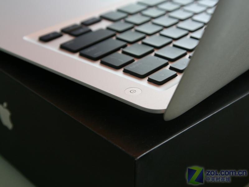 ���ڶ���:���糬��MacBook Air��½ZOLͼƬ����,ͼ57-ZOL�йش����ߵ�57��