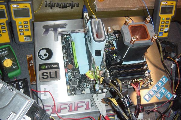 ���˵��� GeForce9800GX2Һ���ڹ�����ͼƬ����,ͼ4-ZOL�йش����ߵ�4��