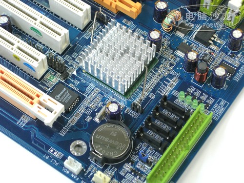 ���ˣ�Gamen��GMI915P-UltraͼƬ���� ��3�� -ZOL�йش����ߵ�3��