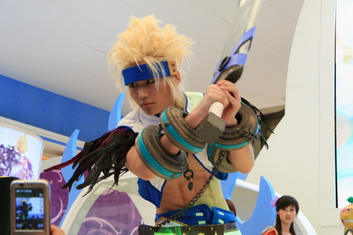 ChinaJoy08����Ѷչ̨���ݾ�����ϷCOSͼƬ����,ͼ12-ZOL�йش����ߵ�12��