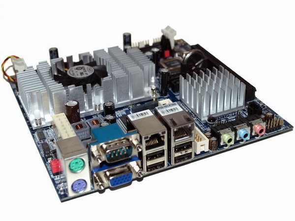 �͹���֮ս ��ʢNano PK Ӣ�ض�AtomͼƬ����,ͼ1-ZOL�йش����ߵ�1��