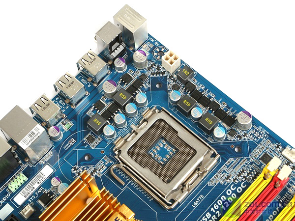 ���Σ�GIGABYTE��GA-EP43-DS3L(rev.1.0)ͼƬ���� ��8�� -ZOL�йش����ߵ�8��