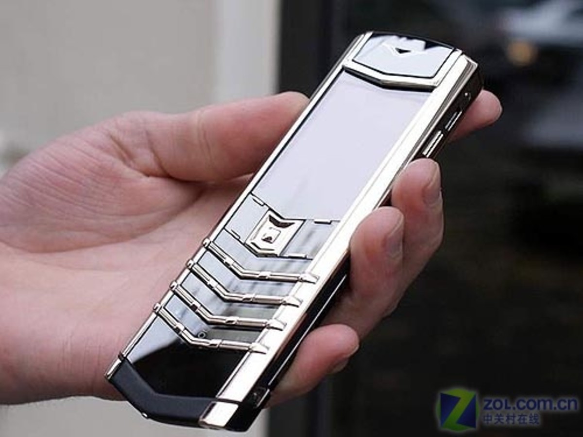 【高清图】诺基亚(nokia)VERTU Signature S整
