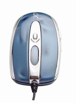 著名CS职业选手117谈双飞燕X7变速威龙