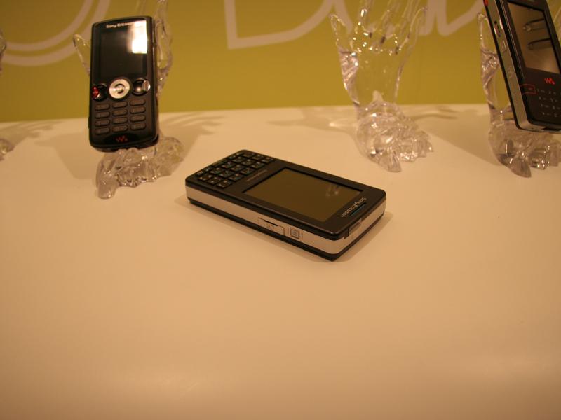 ���ᰮ���ţ�Sony Ericsson��M608cͼƬ���� ��48�� -ZOL�йش����ߵ�48��