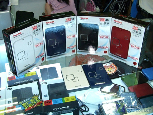 原装新品 东芝V5 320GB移动硬盘到货 
