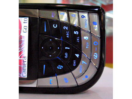 ŵ���ǣ�NOKIA��7610ͼƬ���� ��33�� -ZOL�йش����ߵ�33��