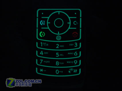 淘汰RAZR V3x?摩托神秘翻盖3G新机曝光