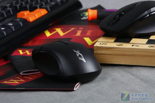无线霸者登场 双飞燕X7新品野蛮图赏