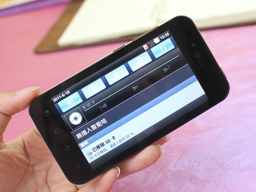 纤薄机身大屏首选 LG P970现售1750元