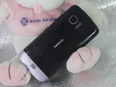 诺基亚 C5-03 紫色 背部图