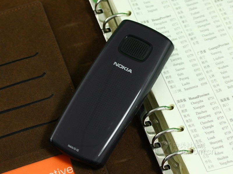 【室内效果2图】诺基亚x1-01黑色背面图片 图