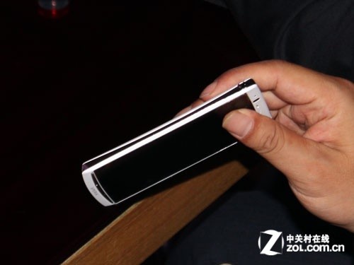 索尼爱立信Xperia Arc