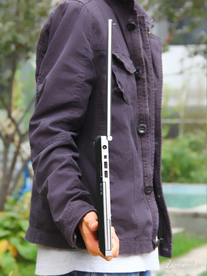 【人物效果图】惠普8460p银色外观图片 图11