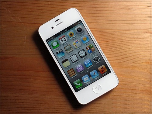人见人爱智能机 苹果iPhone 4S特价促销