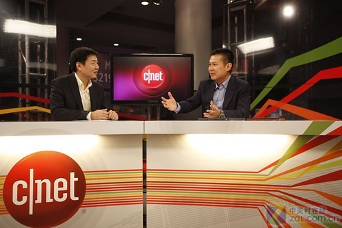 陈旭东做客美国CNET直播间 展示YOGA_联想