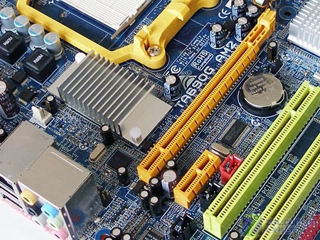 ӳ̩��BIOSTAR��TA690G AM2ͼƬ���� ��17�� -ZOL�йش����ߵ�17��