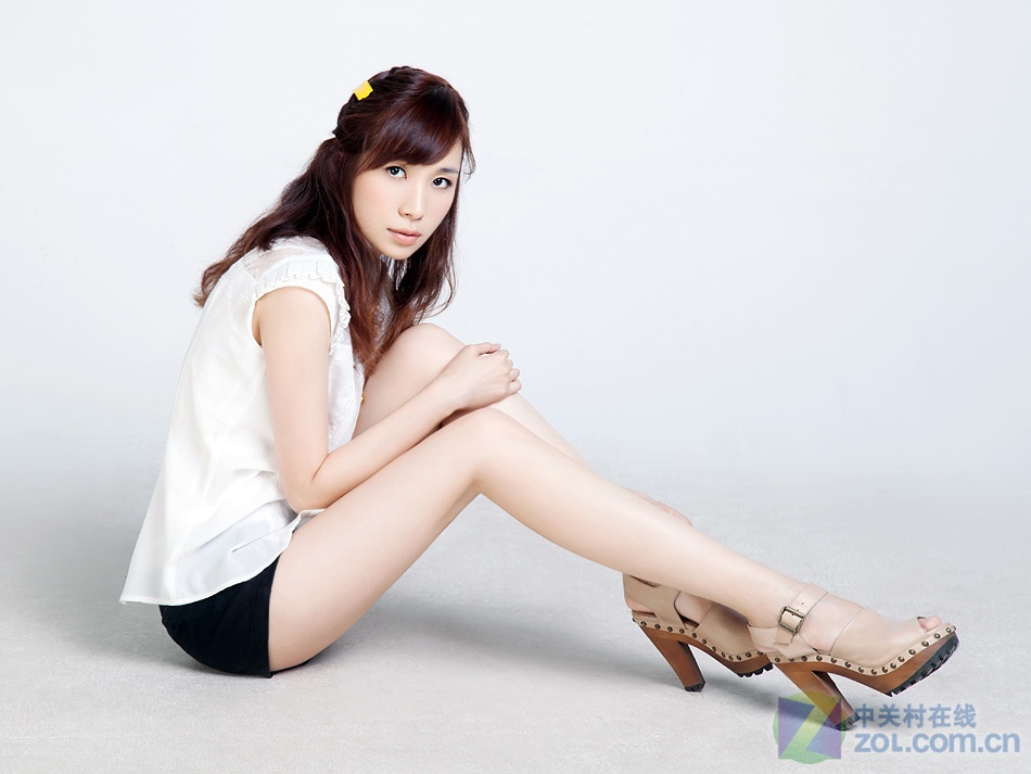 闪亮ChinaJoy 新浪玩玩美女主持人小清新造型