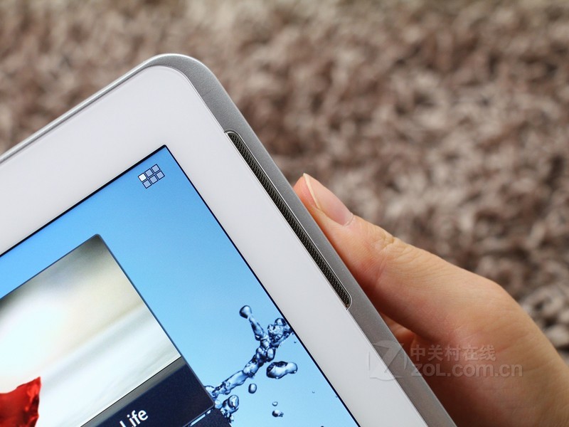 【人物手摸图】三星P5100白色音箱图片 图15