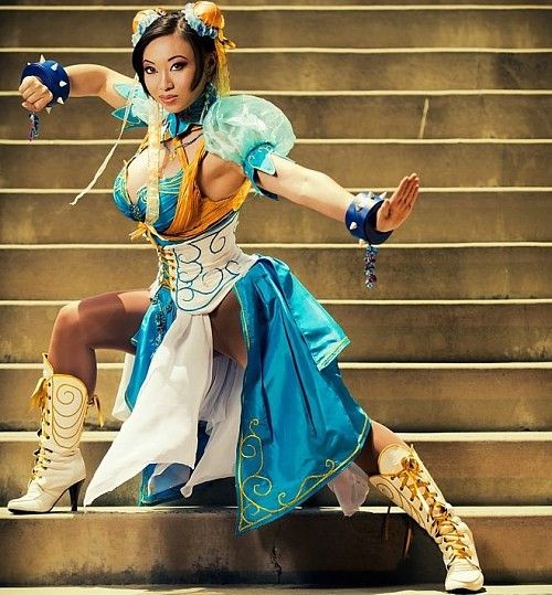 巨乳春丽霸气侧漏 经典角色Cosplay欣赏