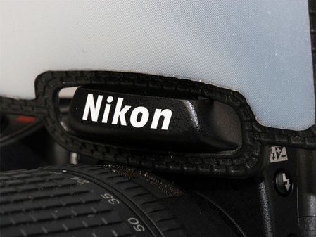 拍动人照片 单反相机内闪柔光屏现身_闪光灯_