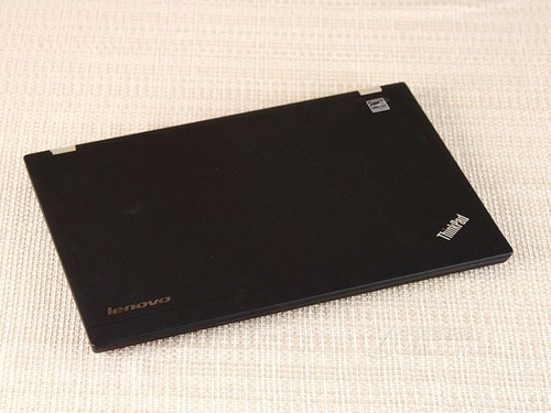 ThinkPad T430u黑色 顶盖logo图