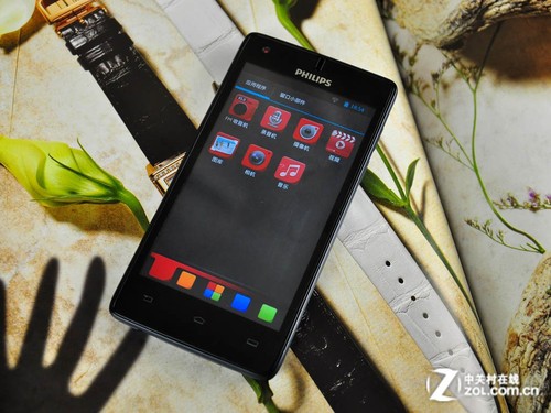 节电只需一键 双核双卡飞利浦W737图赏