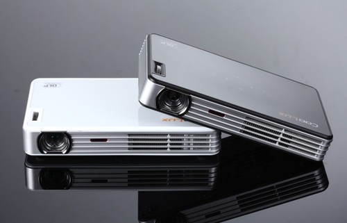 移动办公好帮手 led微型投影酷乐视x2