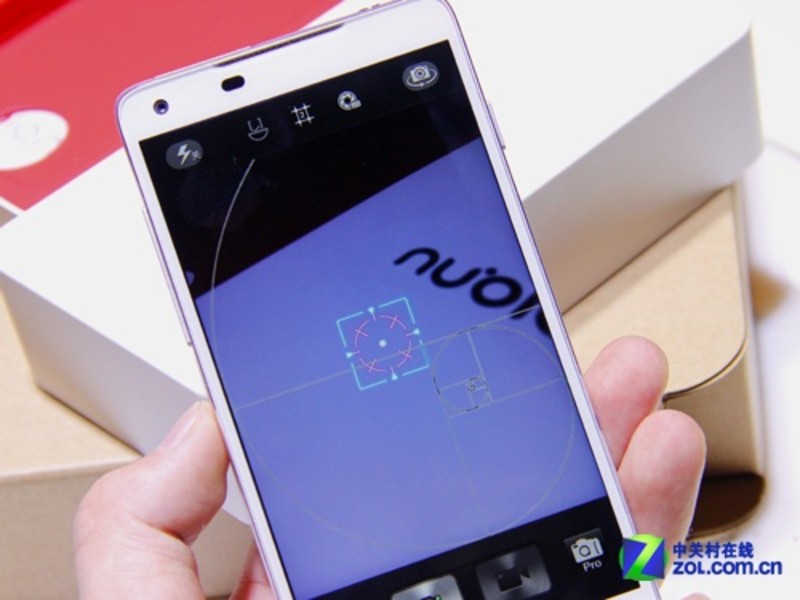 【高清图】 5英寸最窄边框屏幕 现场体验nubia z5 图8