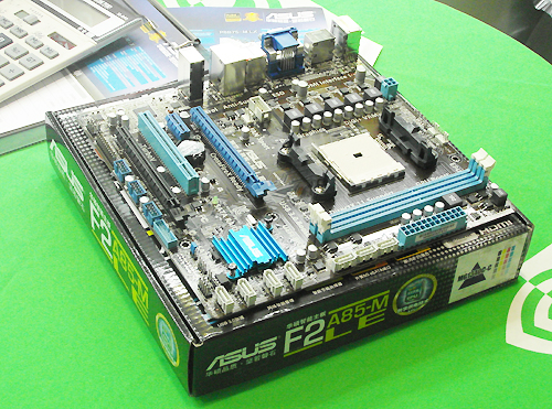 华硕f2a85-mle主板华硕f2a85-mle主板采用深棕色u-atx小板型设计,尺寸