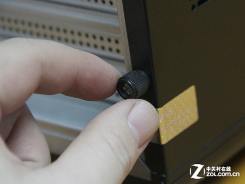 入门级电脑首选 同方真爱T700外观解析