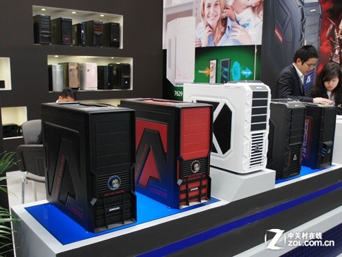 �۽�������˹ �����CeBIT2013Ѳ�� 