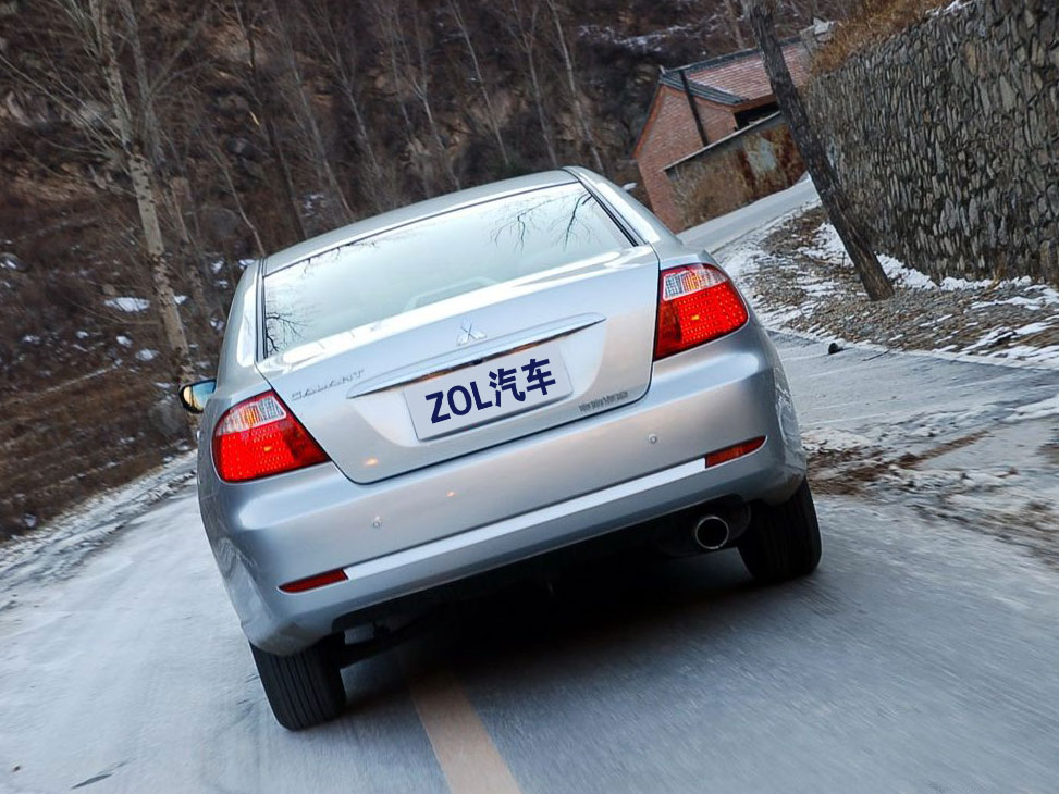 东南三菱戈蓝2.4旗舰型