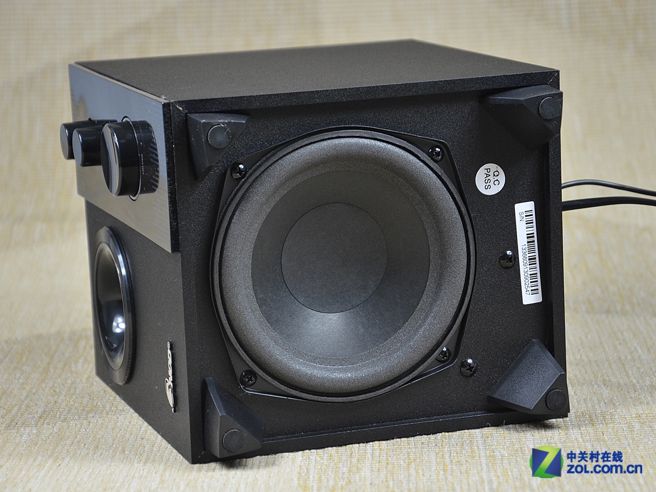 独立高音调节三诺h301电脑音箱图赏