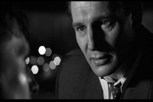 看到灯火辉煌的城市《辛德勒的名单》