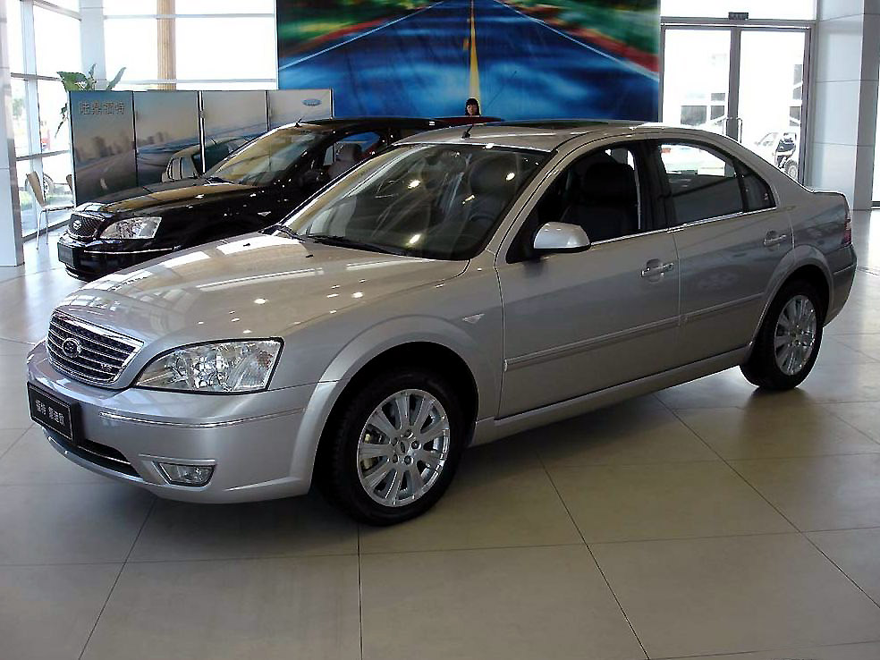 长安福特蒙迪欧2.5v6旗舰型