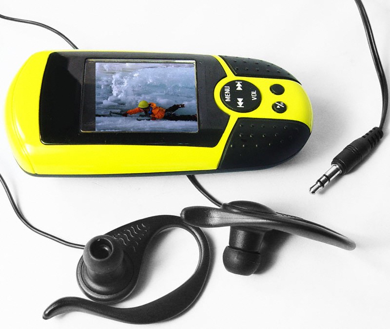 【高清图】 水下3米照样工作 防水型mp3播放器亮相图4